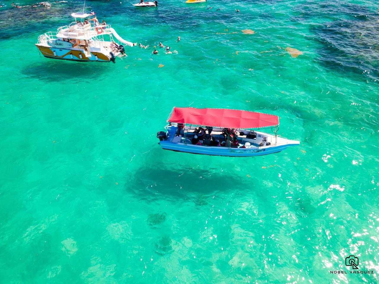 Glass bottom boat aerial view